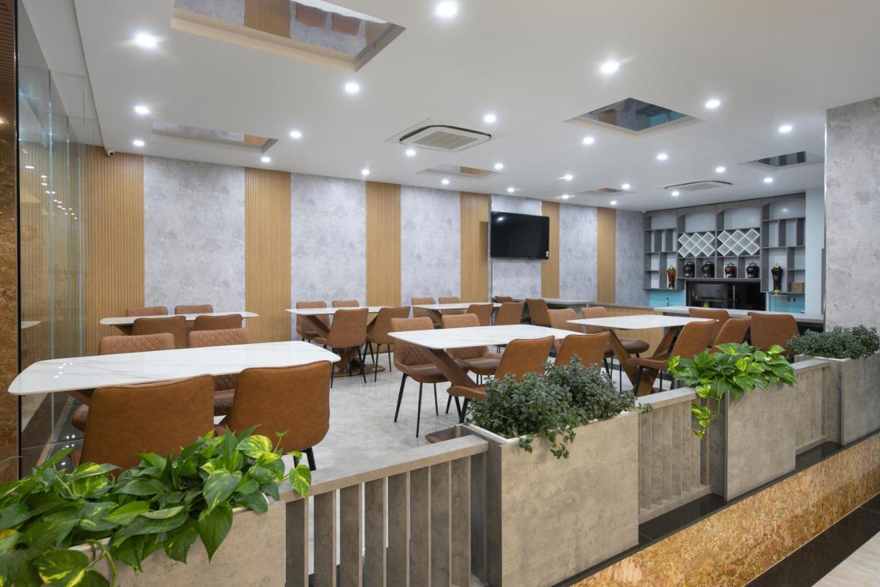 Hummer Hotel & Apartment Da Nang Beach Extérieur photo